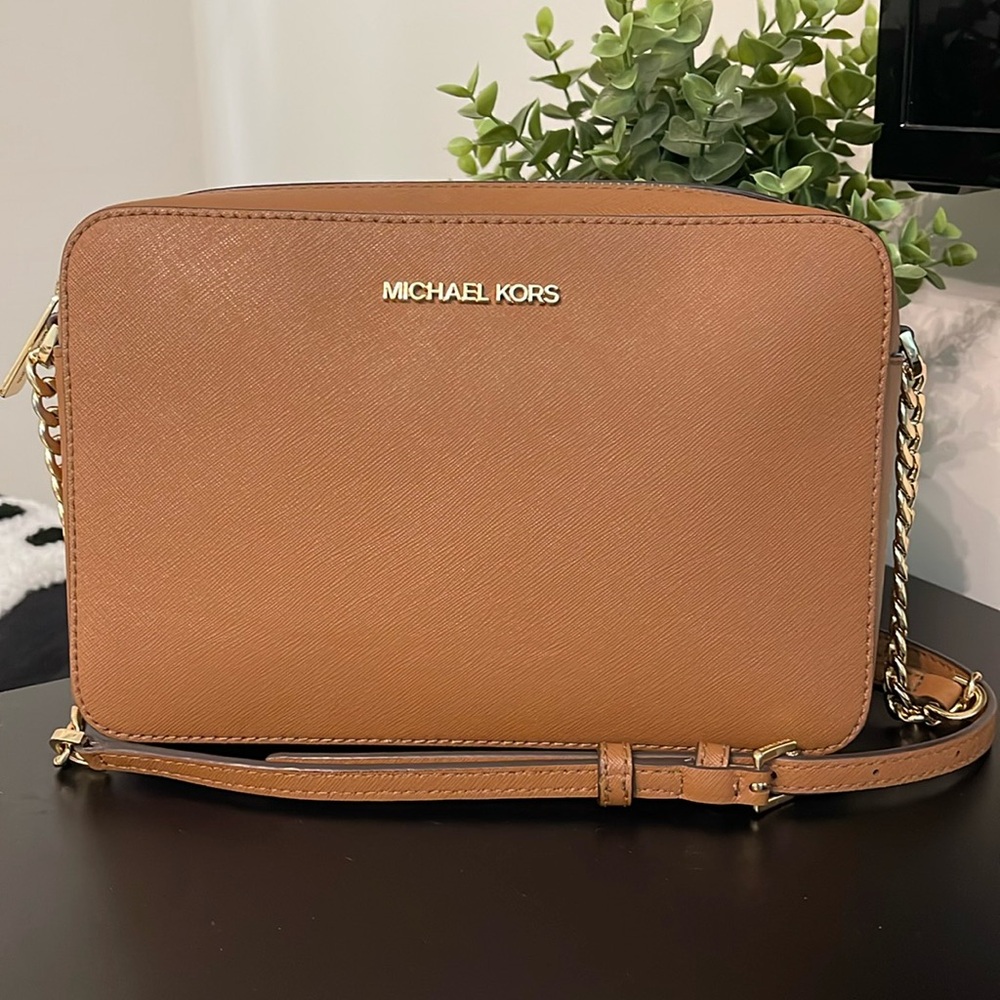 Michael Kors Jet Set Large Saffiano Leather Crossbody Bag Color Luggage
